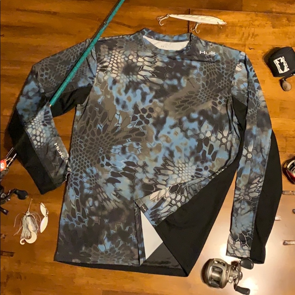 Huk long sleeve performance fishing shirt - Medium